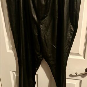 107- Jessica London Black faux leather leggings